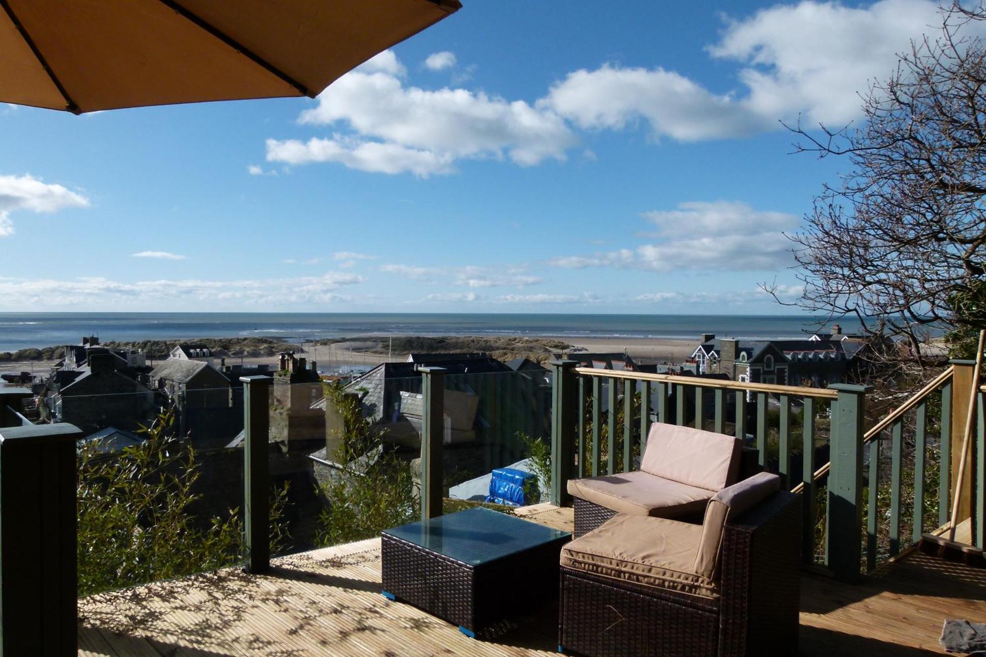 2-bedroom With Sea Views Holiday home