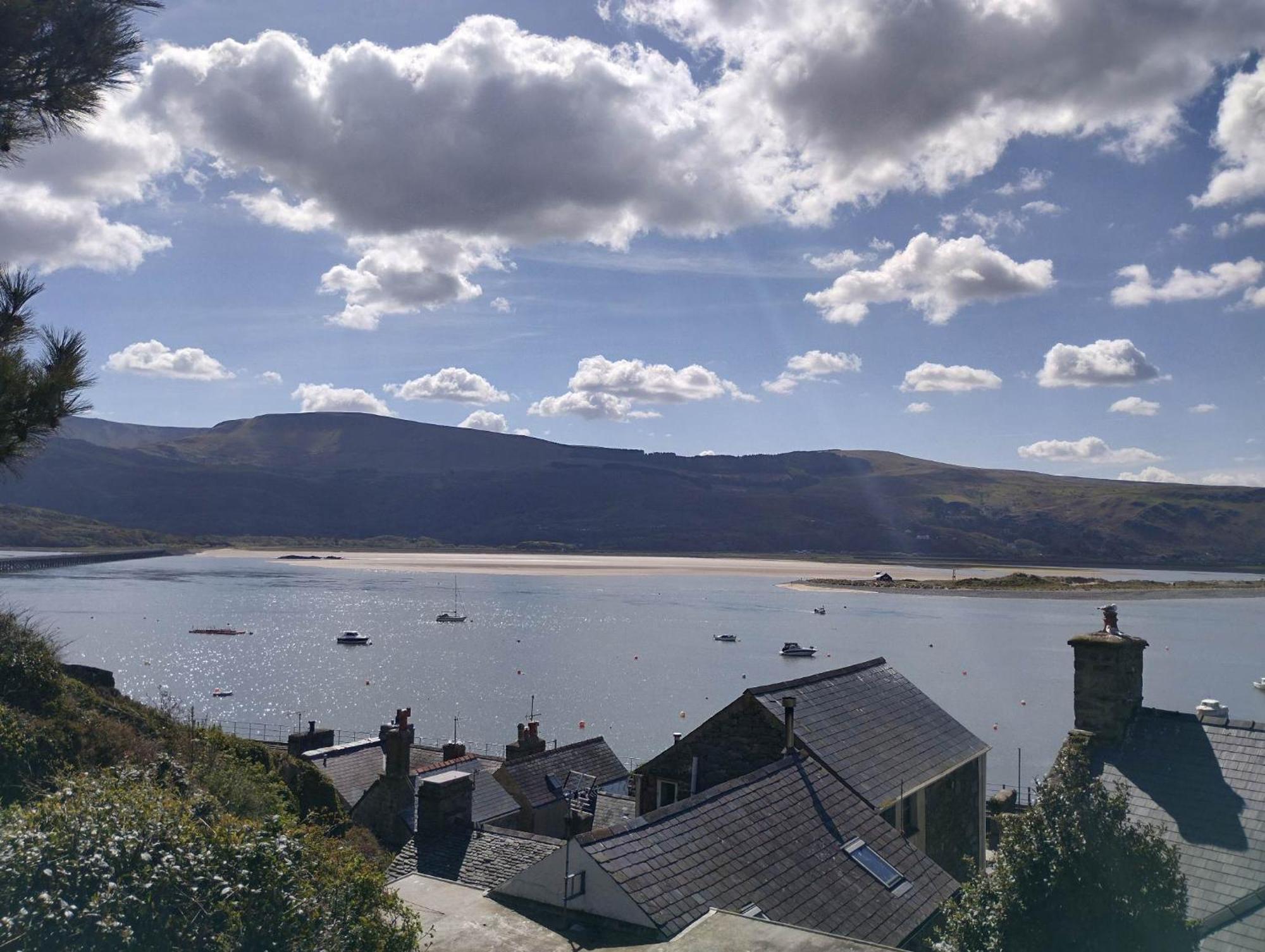 2-bedroom In Old Town With Sea Views *