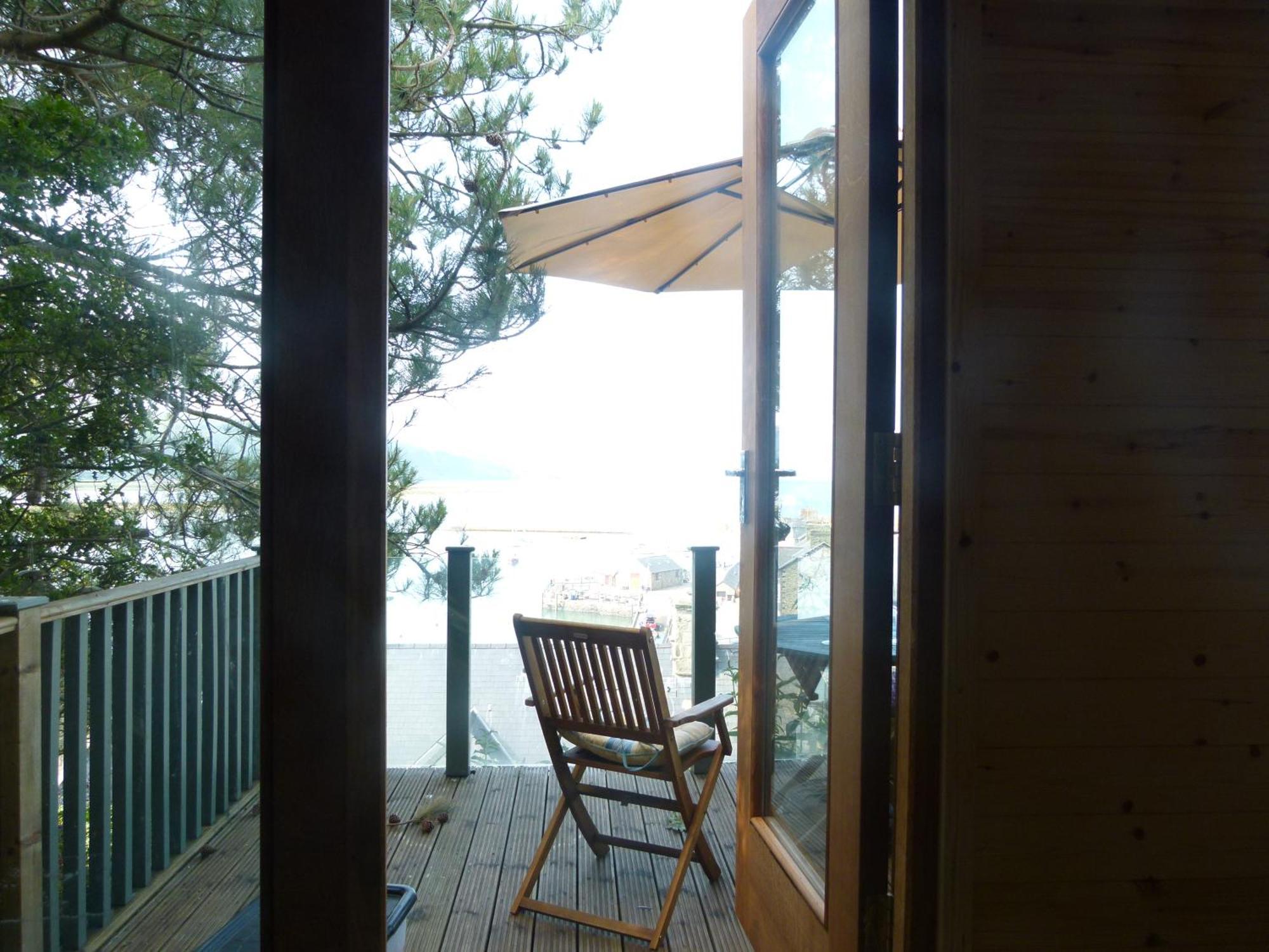 2-bedroom In Old Town With Sea Views